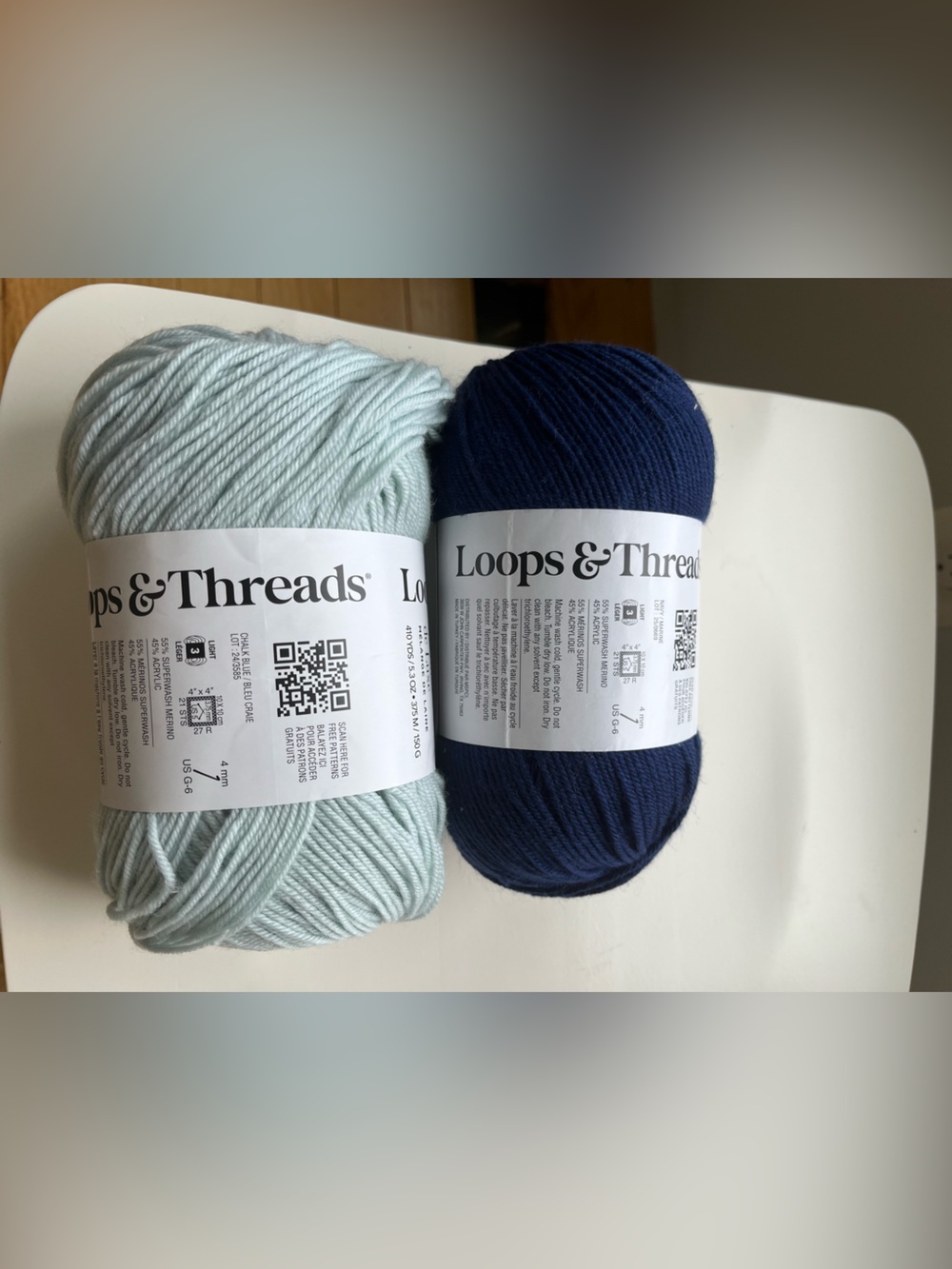 Loops & Threads Luxe Merino Yarn Set — Navy & Light Aqua - Picture 3 of 3